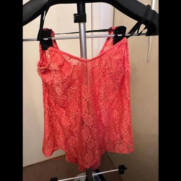 Salmon Dream Lace Top for a Chic and Feminine Look - Picture 1 of 2